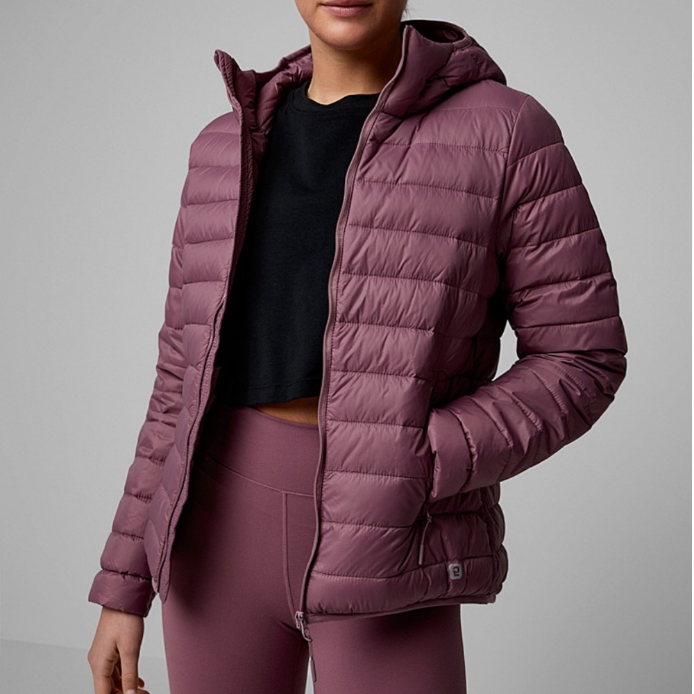 Light burgundy responsible down packable hooded puffer jacket NWT